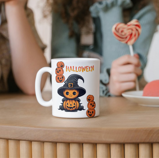 Weiße Kindertasse Keramk Halloween Motiv lustiger Kürbis mit Hut und Text" Halloween" links und rechts - von MorgenMood 